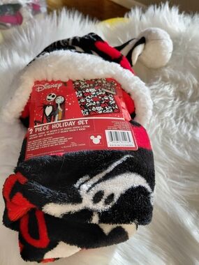 Disney The Nightmare Before Christmas Holiday Throw Set